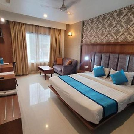 Fabhotel Prime Sapphire Regency Vadodara Exterior photo