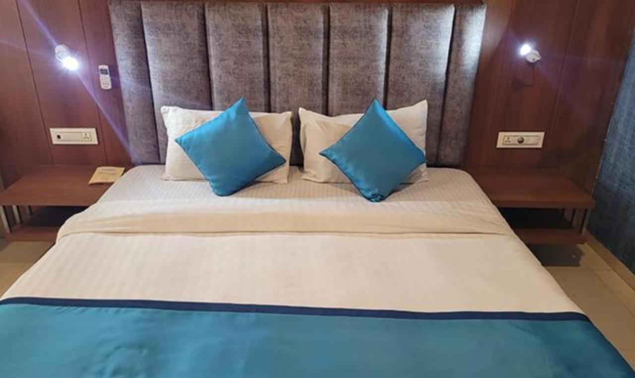 Fabhotel Prime Sapphire Regency Vadodara Exterior photo